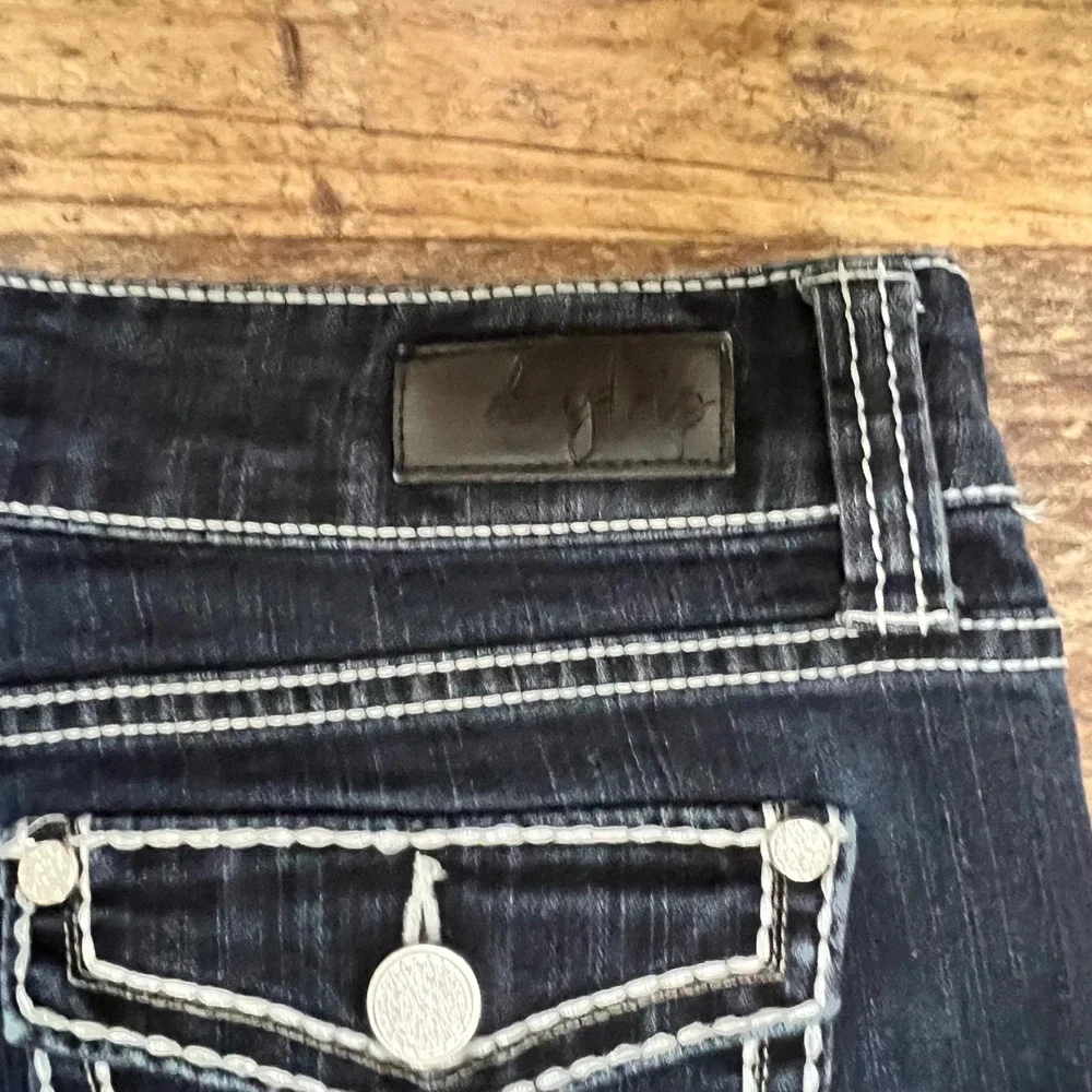 Daytrip Virgo Bootcut Jeans Dark Wash Contrast Stitch Size 31R DBK607